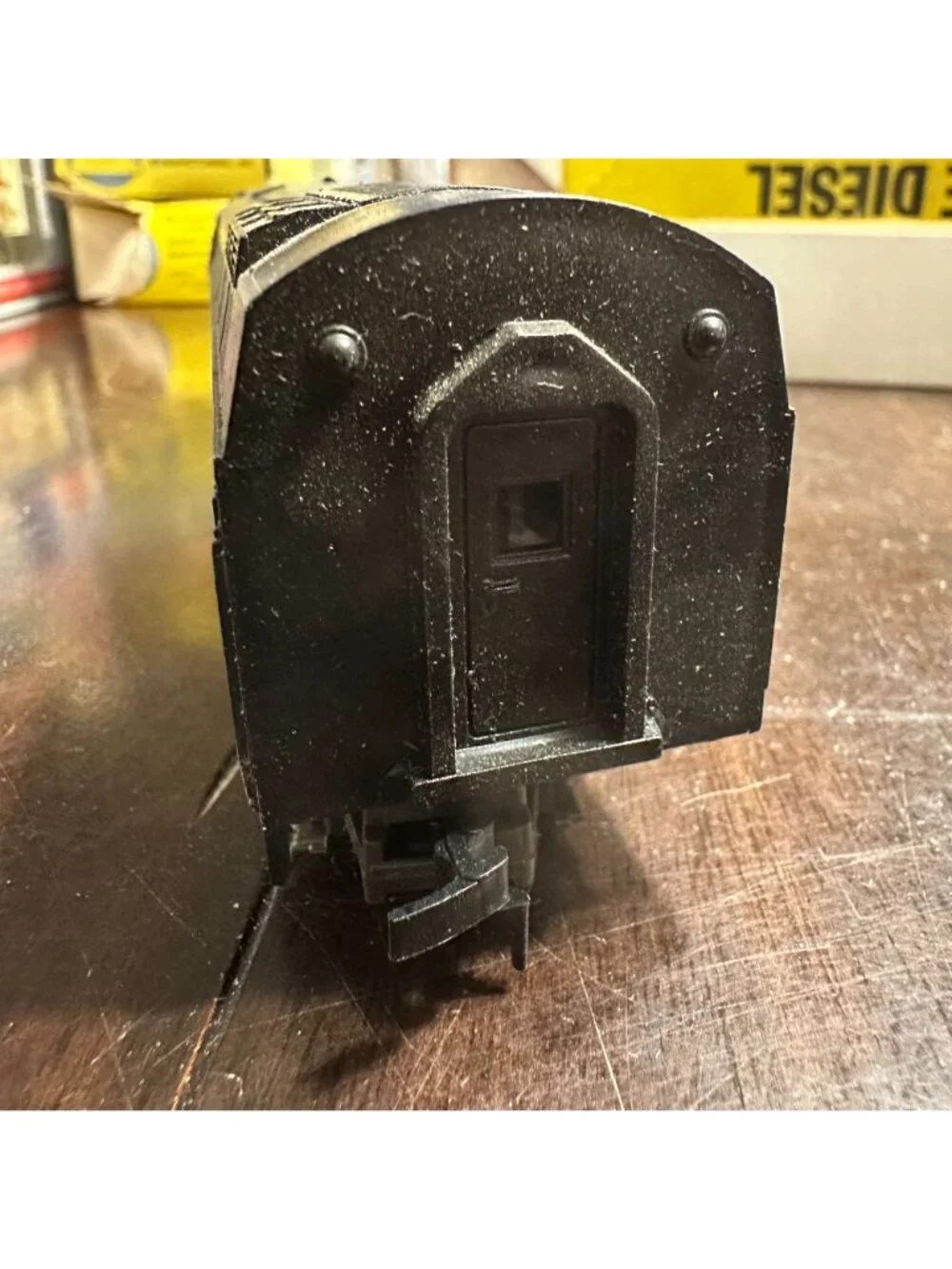 ROCO Shark Nose HO Diesel Engine Black with Five Stripes